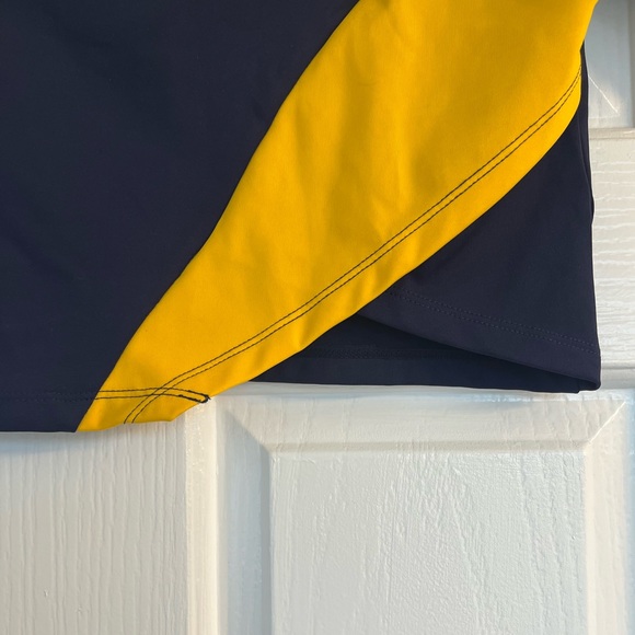 Gymshark Asymmetric Crop Top - Picture 3 of 6